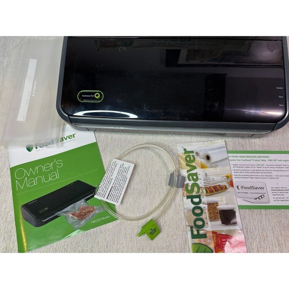 The FoodSaver® FM2100 Vacuum Sealing System - Picture 3 of 8